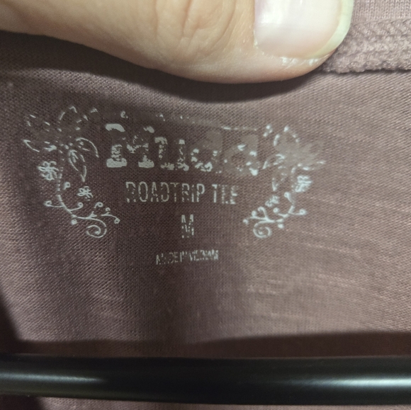 Cute flowy tee shirt - Picture 2 of 2